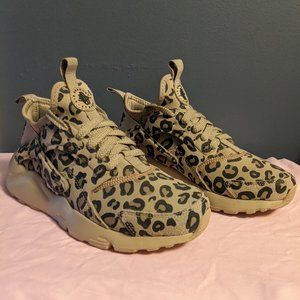 Nike Air NWOT Huarache Leopard Cheetah Animal Safari Print SIZE 4K/6W